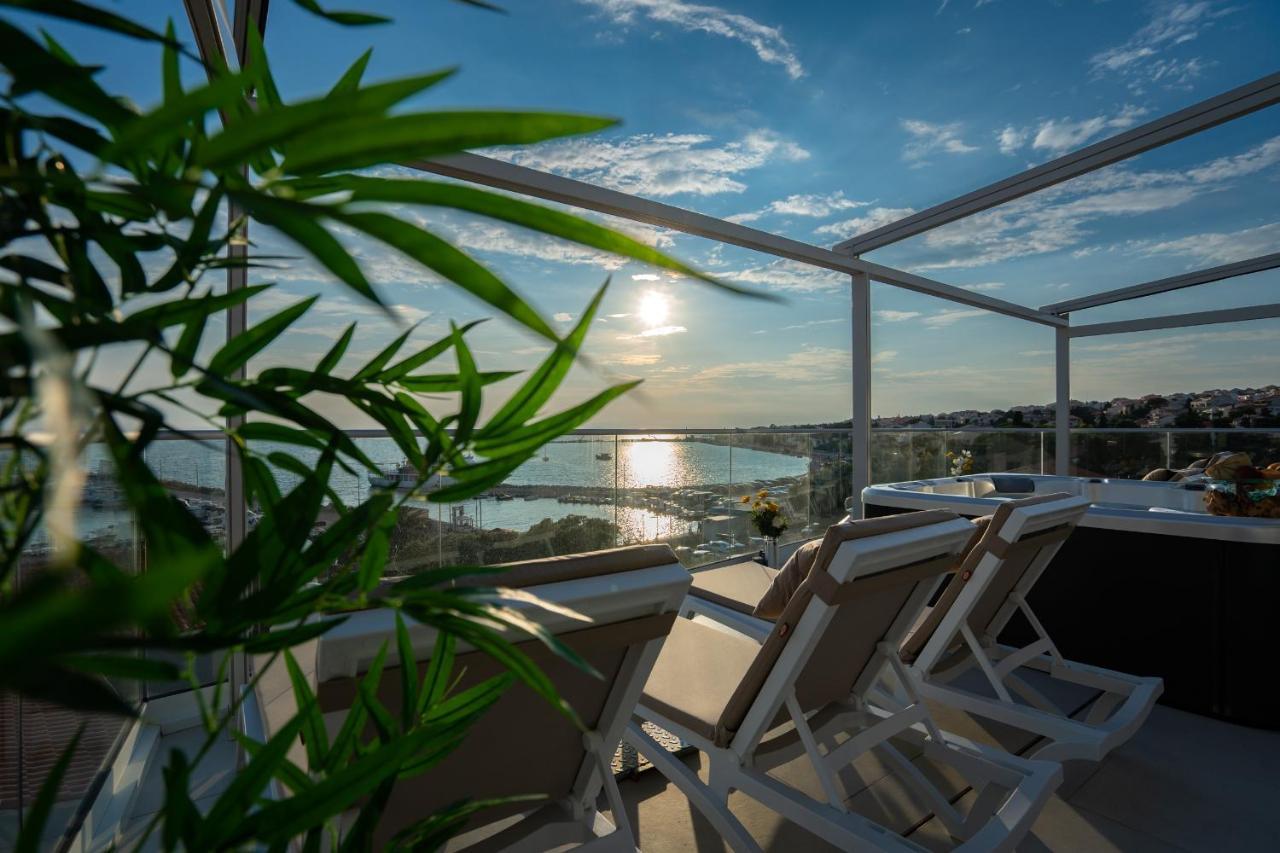 Bed&Breakfast Novalis Novalja Buitenkant foto