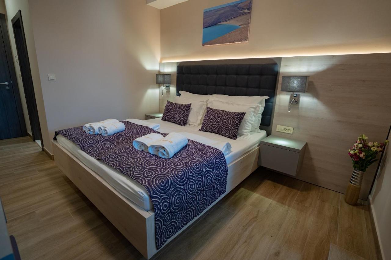 Bed&Breakfast Novalis Novalja Buitenkant foto