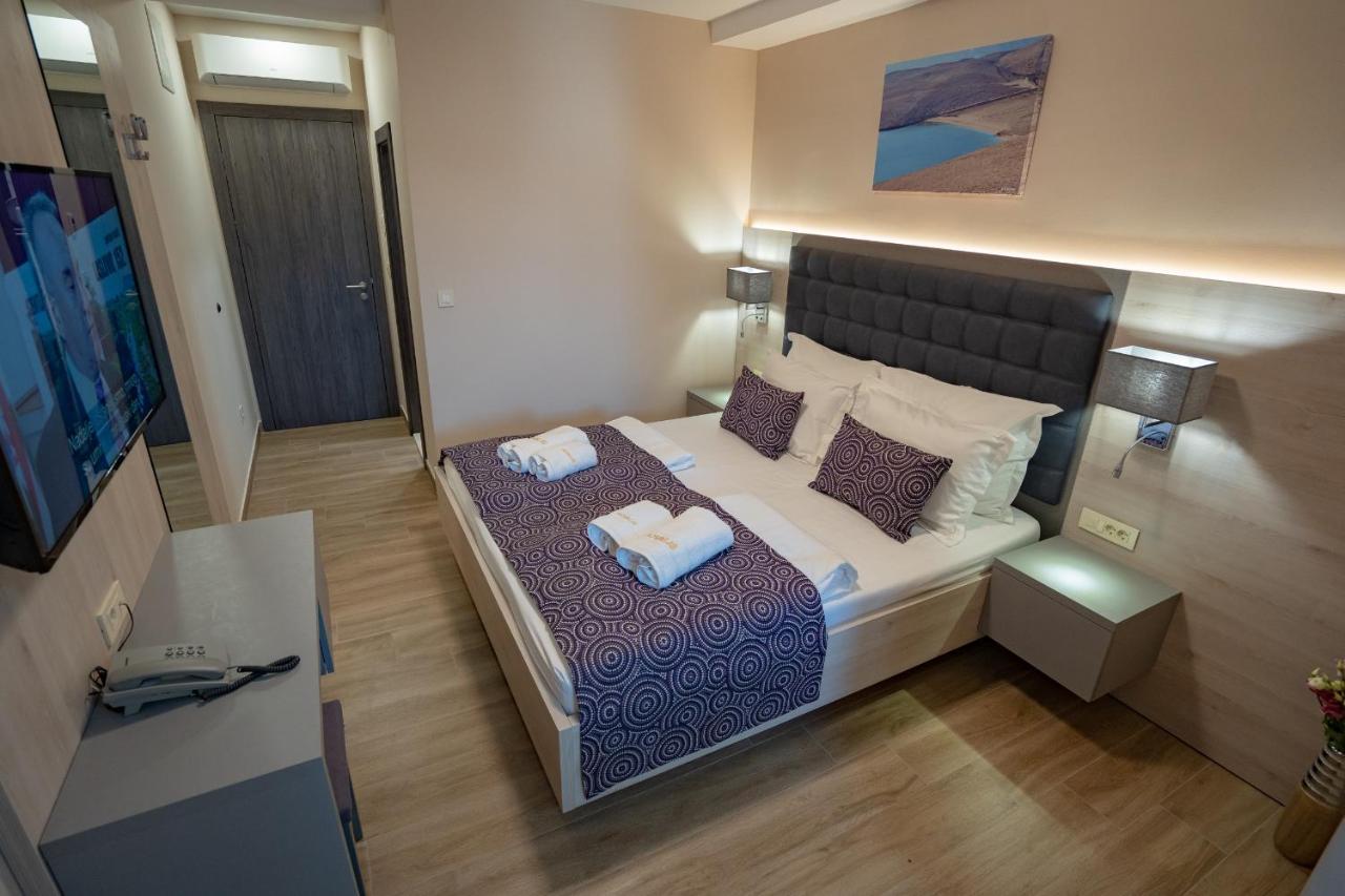 Bed&Breakfast Novalis Novalja Buitenkant foto