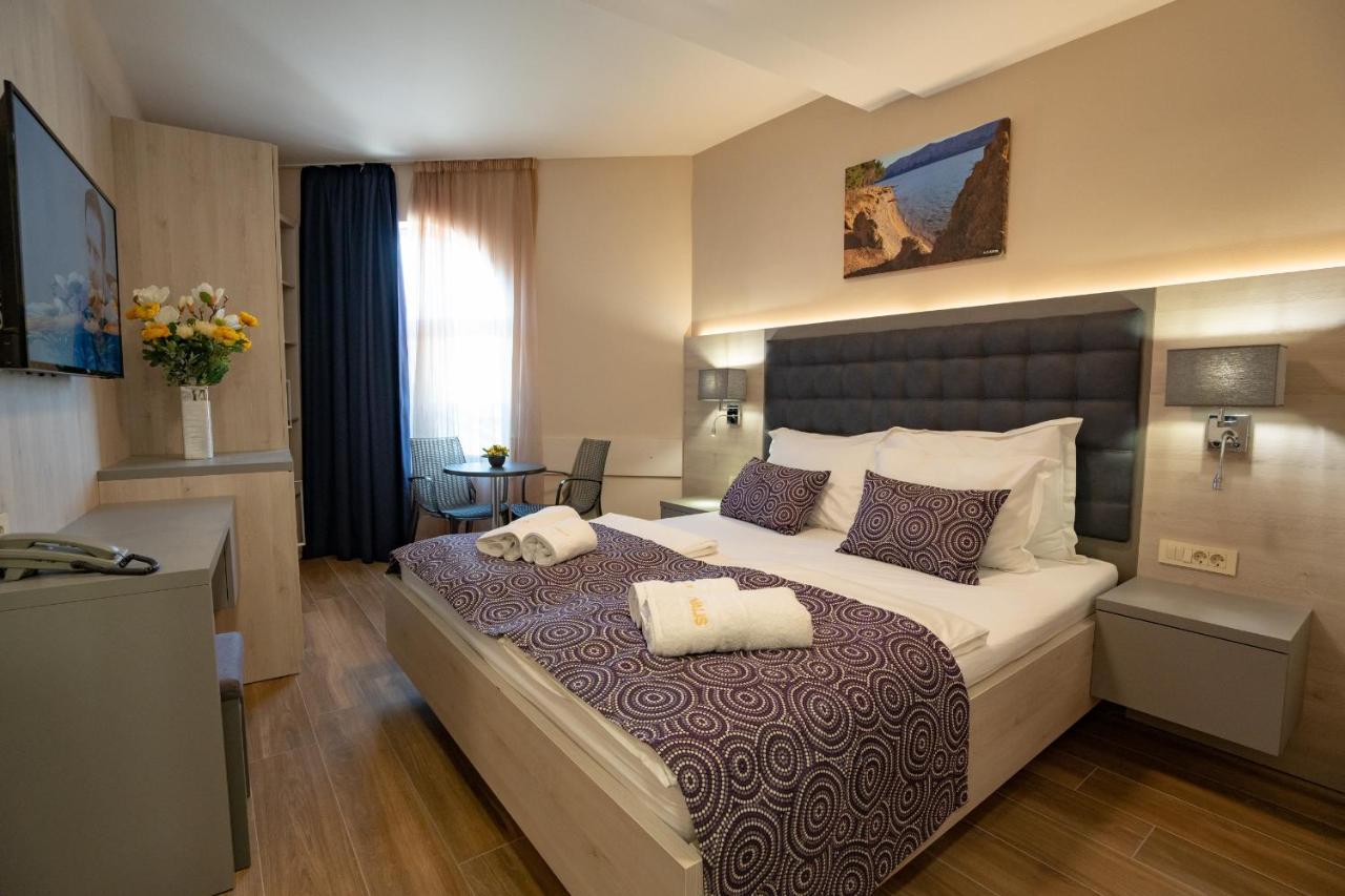 Bed&Breakfast Novalis Novalja Buitenkant foto