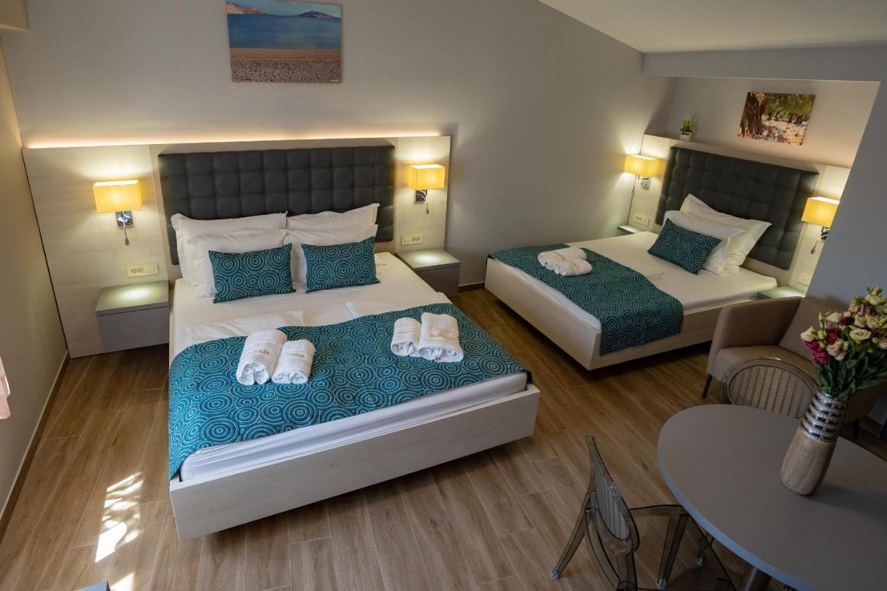 Bed&Breakfast Novalis Novalja Buitenkant foto