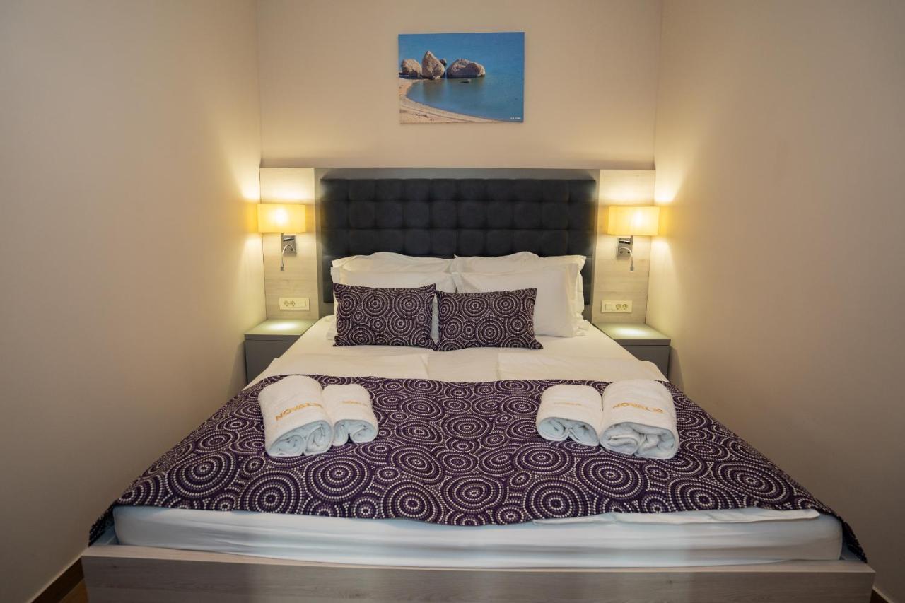 Bed&Breakfast Novalis Novalja Buitenkant foto